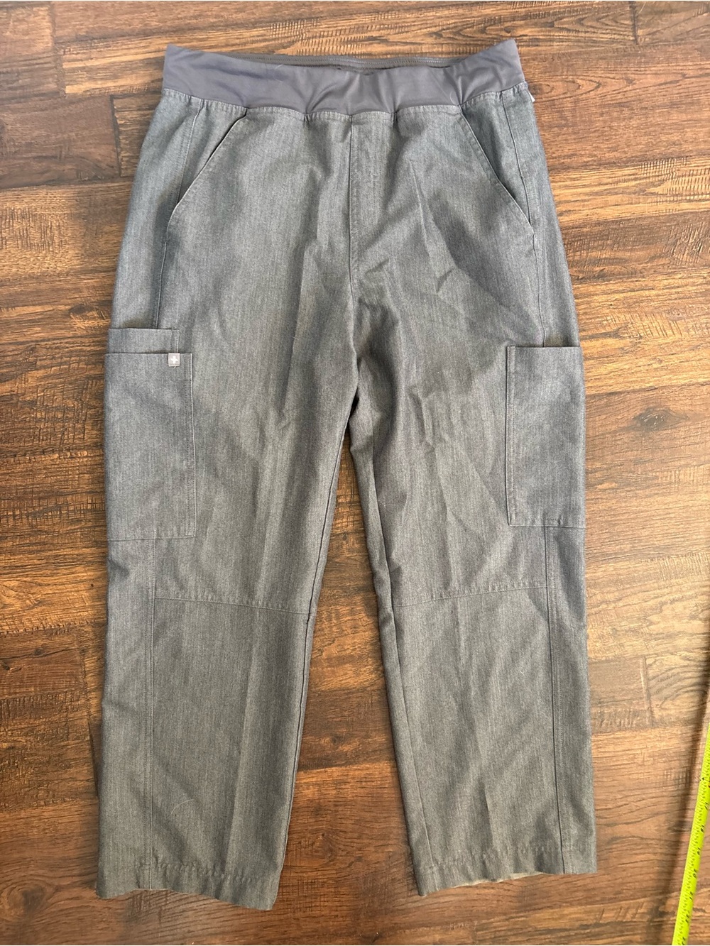 Men’s Figs Axim 2.0 Cargo Pants Scrubs Graphite Small